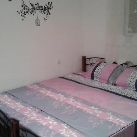 Apartamenti Y Mora Nea Triglia